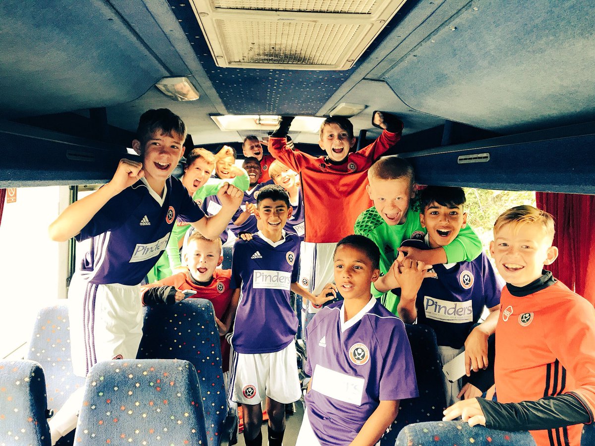 Overall the U12s lost 2-0 in the final of Plate against Glentoran. U13s won the Foyle Cup beating GPS Bayern 2-1. Great experience for the kids. #BladesOnTour #FoyleCup