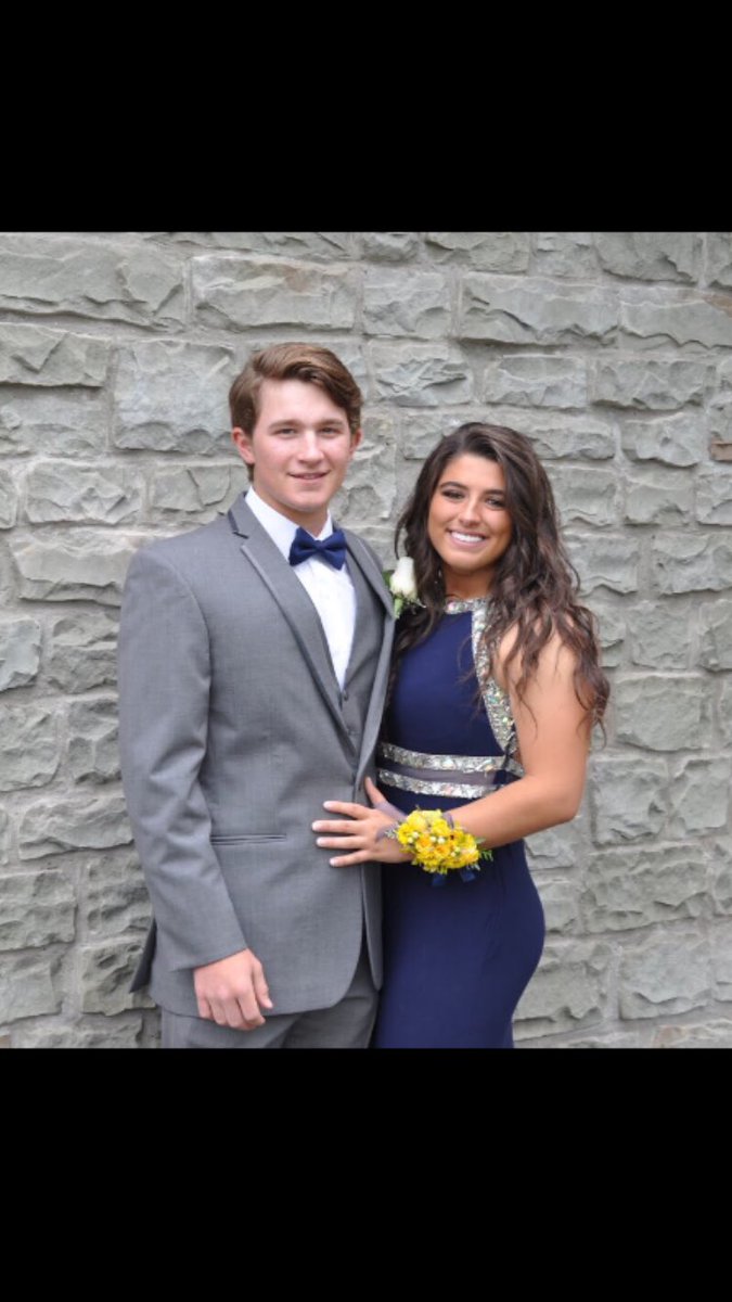 smldozer29's tweet photo. Happy birthday to this girl😍💙 @spencerr22 https://t.co/2zBmwdAykf