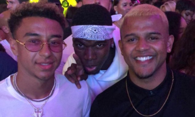 Edafe Matthew Eseoghene On Twitter Paul Pogba And Jesse Lingard Party With Replica World Cup Trophy In Los Angeles Https T Co Id5opdfssi