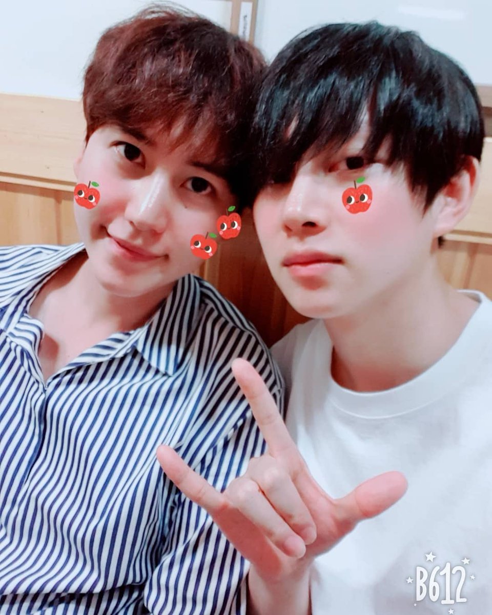 tomozuki1's tweet photo. 180722 #Heechul IG with #Kyuhyun :
👬🌻🐝🦕

https://t.co/oUuXEijkGt https://t.co/m5zukqnMux