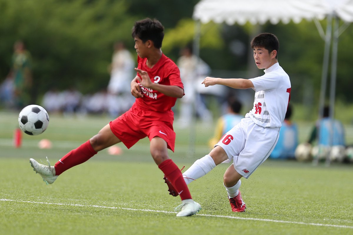 赤い彗星 東福岡高校サッカー Sur Twitter 自彊館中写真館 平成30年度中学校総合体育大会福岡市大会 ２回戦 東福岡自彊館中 田隈中 １点目のゴールシーン 抜け出して右足でゴールを決めた 猛暑の中 応援も頑張りました