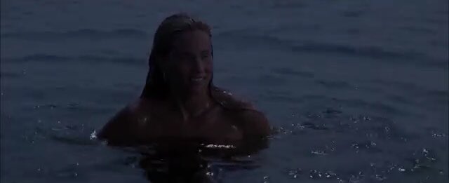 thedailyjaws's tweet photo. More symmetry between #Jaws and #Jaws3D #Jaws3DWeek https://t.co/n1HVggBwdV