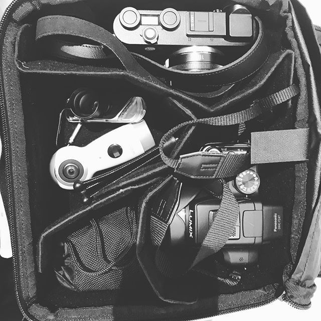 enosone's tweet image. A little messy but this is the travel pack. #photobag #travelphotography #lifeinbw #IFTTT