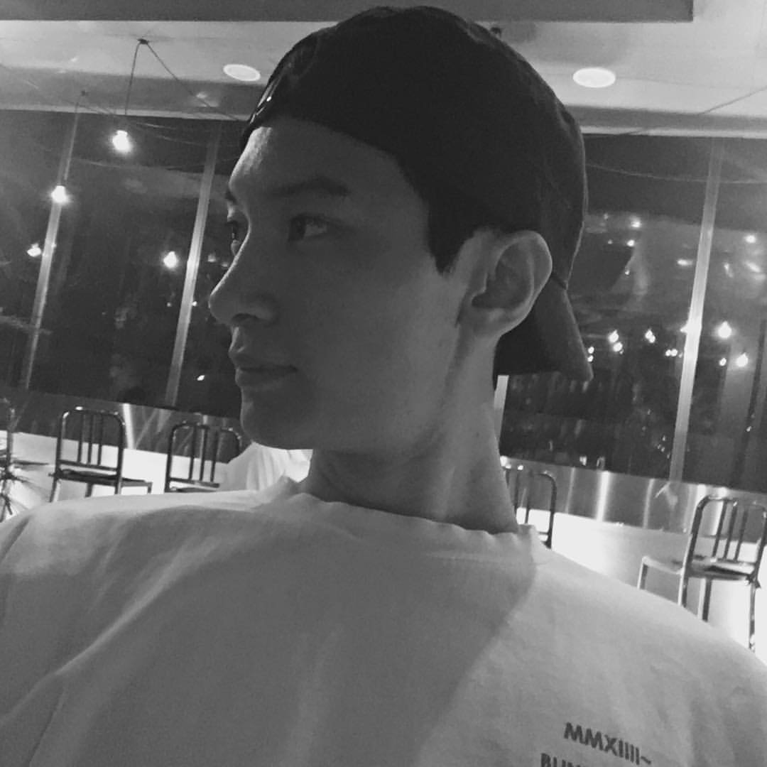 sihyoungpics's tweet photo. IG update! https://t.co/MnGYbVGJSd