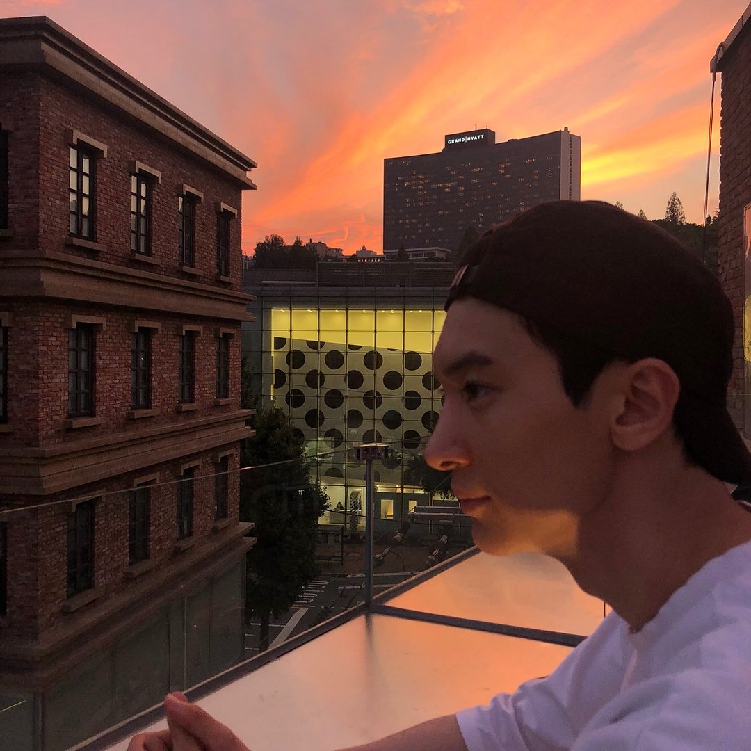 sihyoungpics's tweet photo. IG update! https://t.co/x8lmoQYlZ8