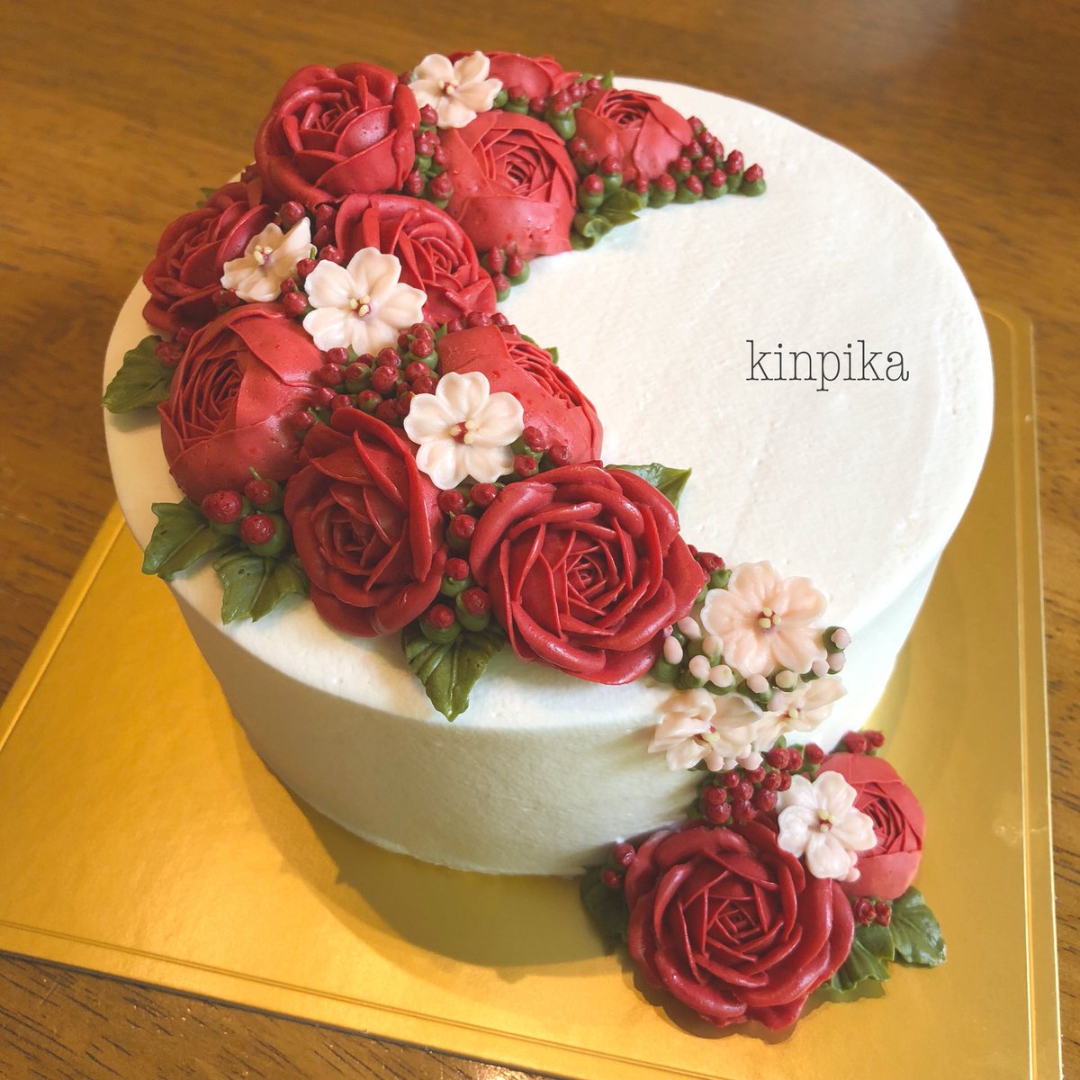 きん Miyajima 赤いバラと桜のケーキ 2年前にも赤祭りの日があったなぁ 夏に突如訪れる赤の日 毎年楽しみになってしまいます フラワーケーキ 安曇野 Cakeworks Kinpika T Co P6u2kumj Twitter