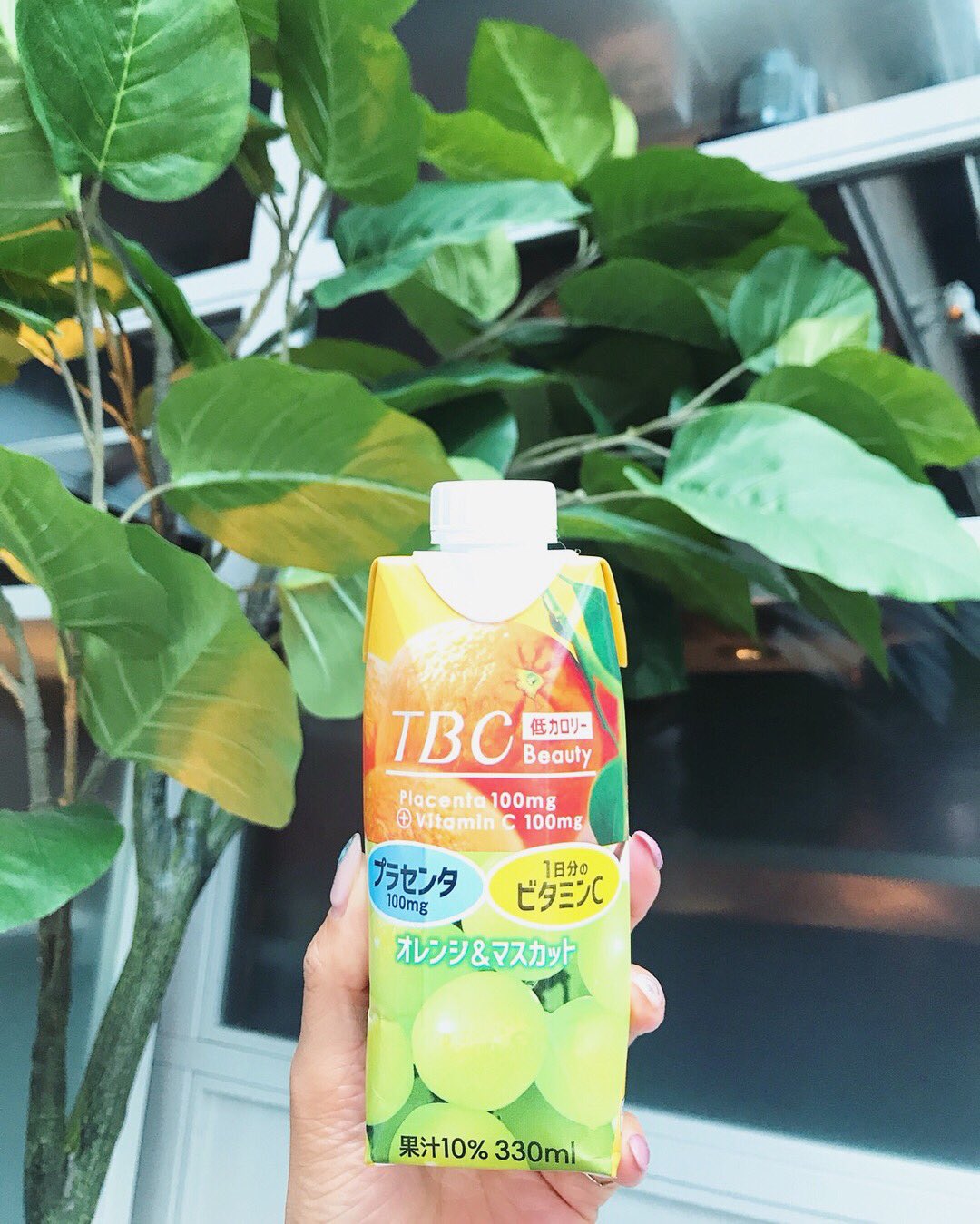Sayaka ちょっとジュースが飲みたいなっていうときに コンビニでよく買うtbcドリンク せっかく飲むなら 美容成分や体に嬉しい成分が入ってるものを選ぶようにしています 最近のお気に入りは プラセンタ入りのオレンジ マスカット Tbc