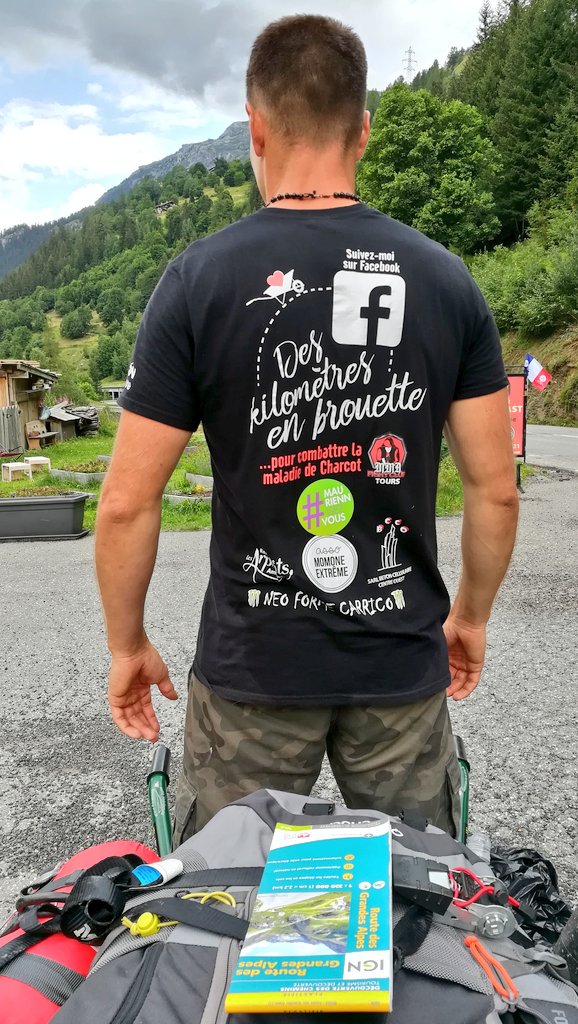 mauriennisezvs's tweet photo. Bravo à Vincent qui parcours la Route des Grandes Alpes en brouette pour récolter des dons pour la recherche contre la maladie de Charcot 👍 On l'a rencontré hier @valdisere, il passe aujourd'hui le @Col_Iseran pour rejoindre la @hautemaurienne #MauriennisezVous https://t.co/YDowGcgYJO
