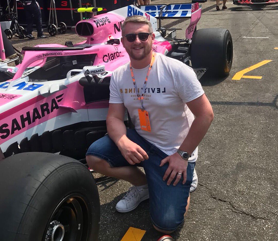 orangebus's tweet photo. We’re cheering on our partners @ForceIndiaF1 today live from #Hockenheimring 🏁🏁 Fingers crossed @OconEsteban and @SChecoPerez will be flying around the track as fast as @Stratajet! ✈️🍀🏎 @brazilsocial @LuxLifestyleMag #GermanGP #OBFan18 #ForceIndia #F1 #FanEngagement https://t.co/VhFgYHsQ9X