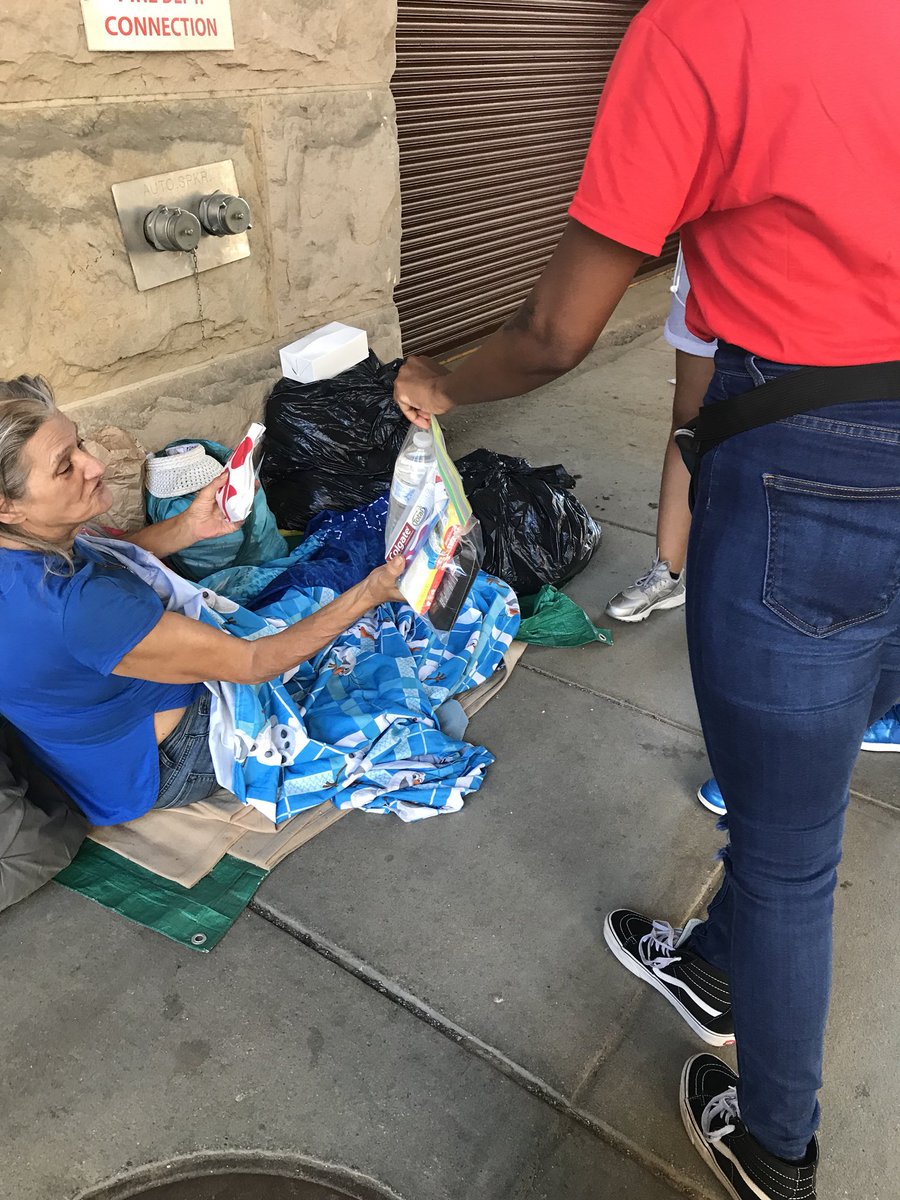 TheHope2Help's tweet photo. Our first service mission was a success! Our volunteer team purchased, assembled, and distributed over 170 hygeine care packages, @ChickfilA and @ChipotleTweets meals to the homeless in Washington, DC. 

#TheHopeToHelpProject  #BETHEHOPE https://t.co/bbOVYXkfC0