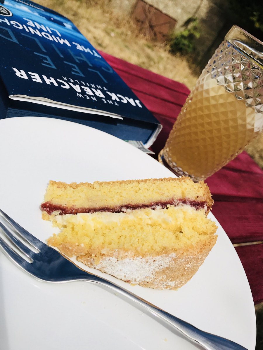 myrealfairy's tweet photo. You were so right @DorsetGinger the strong ginger is perfect with lemonade! Thanks for the recommendation! Taking it easy now to fully appreciate the taste 😆😆 #dorset #sunday @SortedinDorset1 https://t.co/Qzja7E27k3