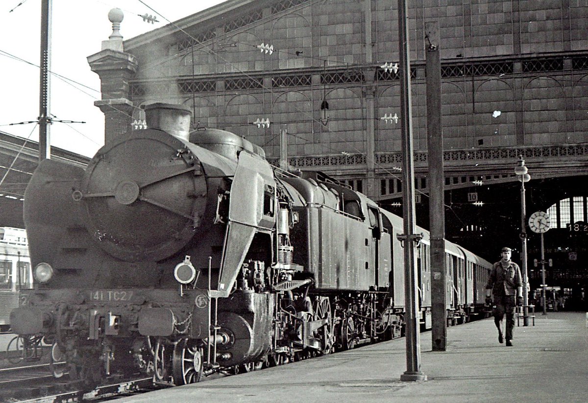 ParisAMDParis's tweet photo. Gare du Nord 
Paris 1970 https://t.co/lAQSpRx52E