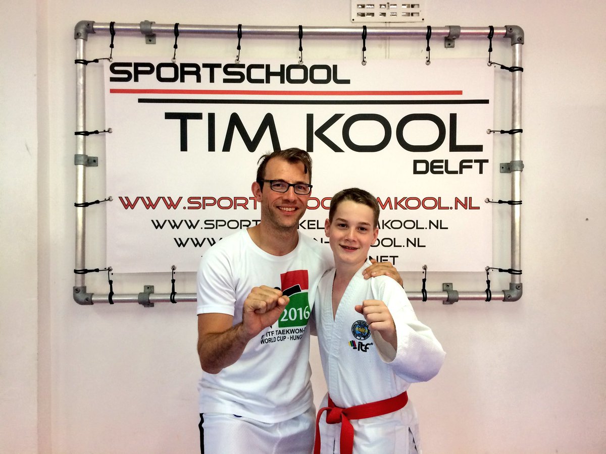 SS_TimKool's tweet image. Gisteren had Stefan een 1:1 training met Sabum Rory de Vries om alles voor het zwarteband examen van volgend jaar te oefenen. 🥋Nu zelf aan de slag met alle tips! Ga zo door Stefan! Goed bezig 👊🏻👍🏻
