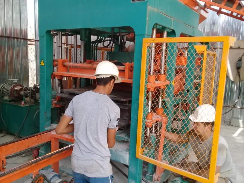 MalouNassima's tweet photo. Pour tout besoin en 
parpaing plein  de  15 x 20 x 40
Parpaings creux de : 
10x20x40 
15x20x40
20x20x40
N'hésitez pas à nous contacter aux adresses mail suivantes : 
nassima_malou@yahoo.fr 
malou.lakhdar@yahoo.fr https://t.co/Rc3YO1IsuA
