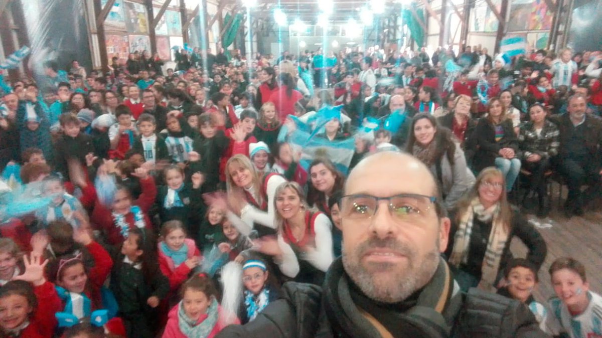 BiblioFutbolera's tweet photo. El 19 de junio, inauguramos dos #BibliotecasFutboleras en #MonteBuey.
Una de ellas, fue la de #CarlosCompagnucci. Compartimos las fotos! cc @LucioCompa https://t.co/v7onnj6wk4
