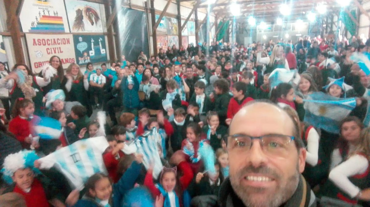 BiblioFutbolera's tweet photo. El 19 de junio, inauguramos dos #BibliotecasFutboleras en #MonteBuey.
Una de ellas, fue la de #CarlosCompagnucci. Compartimos las fotos! cc @LucioCompa https://t.co/v7onnj6wk4