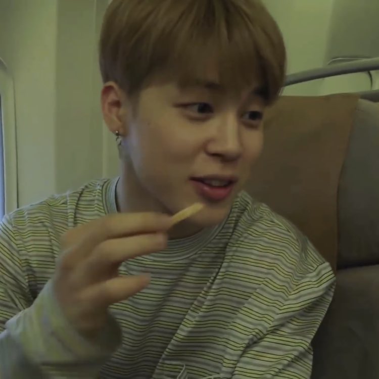 JMoment_bts's tweet photo. Happy summer boy 🌞✨

#BTS #JIMIN #지민 @BTS_twt https://t.co/fNvMsAfWyy