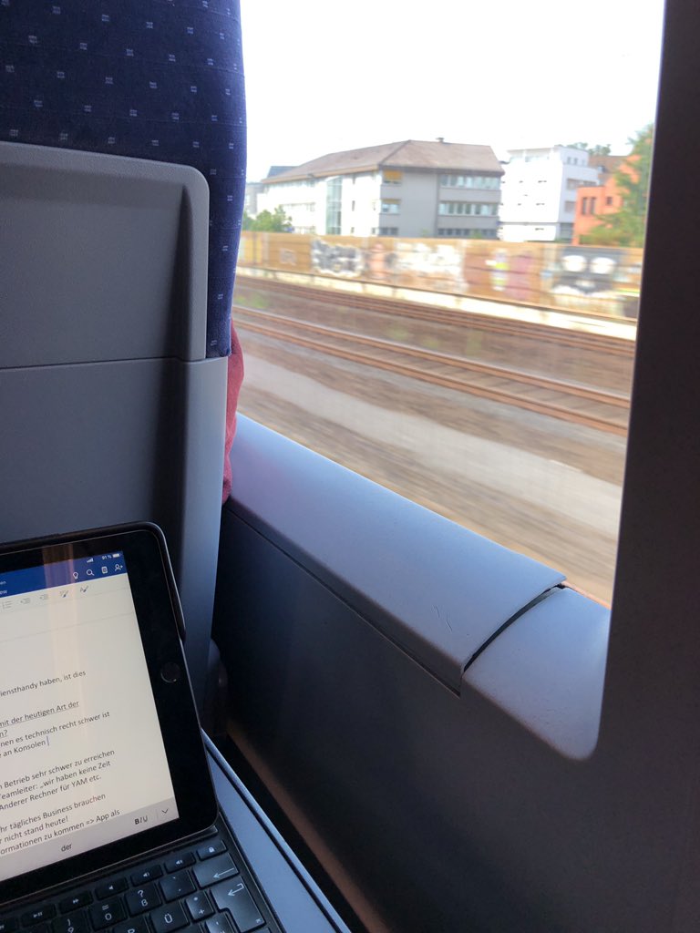 lens_vibes's tweet photo. @Jodl @1Crossmax Bin auf dem Weg zu euch. #tnt18 - ab morgen tausche ich dann Bahn gegen Tourbus😁das erste Mal bei der Netz-Tour dabei. Bin gespannt 🎉 https://t.co/ghR1p0NzC0