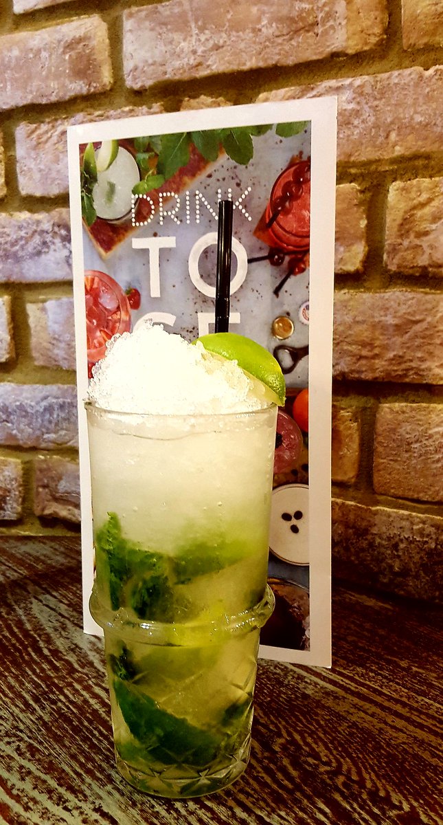 Gerrys_Kitchen's tweet photo. Free Mojito you say? Don't mind if I do! Thanks @BACARDI @sluglettuce #London #SunsOutRumsOut #rum #foodblogger #GerrysKitchen #cocktails https://t.co/EJCuX30hrE