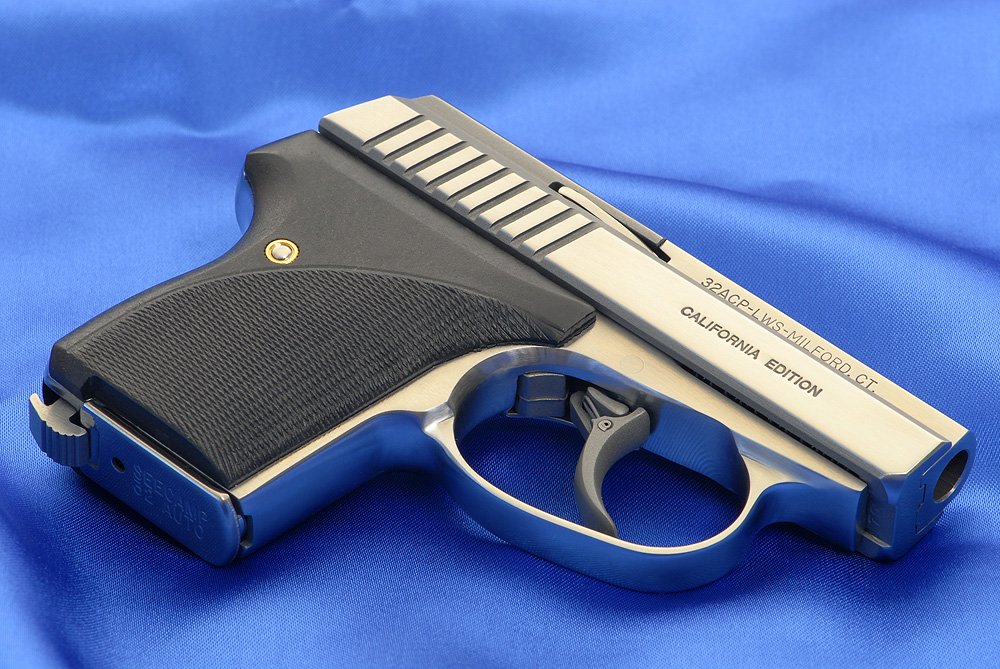 ken_lunde's tweet photo. A friend informed me last night the sad news that Larry Seecamp, the maker of the #Seecamp #LWS series of ultra-compact pistols, passed away on 2018-07-15. I will treasure my LWS32 California Edition even more now. These are my photos of it. #RIP → https://t.co/FonABkQDTF https://t.co/FpDg8udtjJ