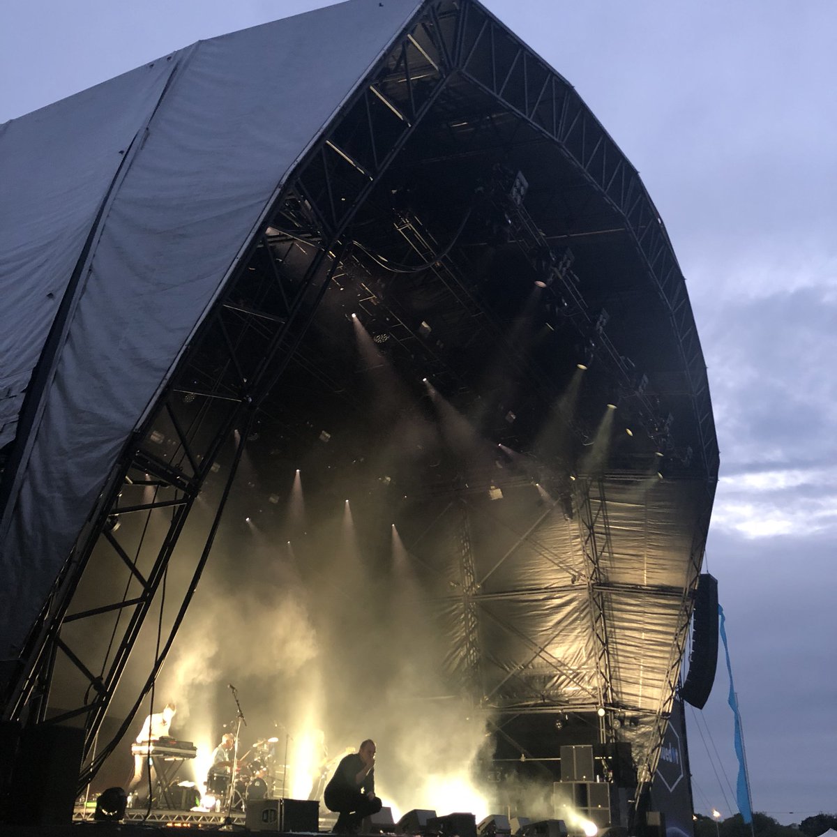 Chrismplatt's tweet photo. @bluedotfestival @futureislands https://t.co/XlpcYyo6lZ
