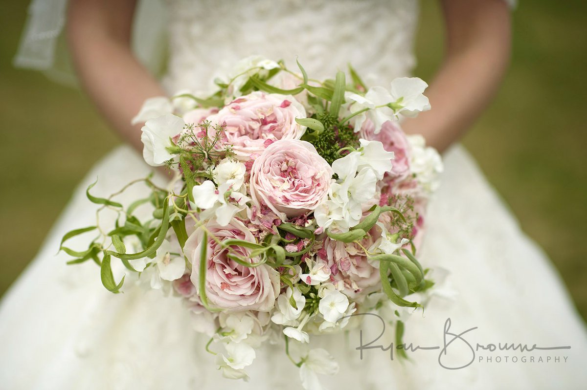 RyanBPhoto's tweet photo. @HartCoFlowers pulled out the stops again at yesterdays wedding @swintonestate @Swintonweddings with some beautiful arrangements. #wedding #weddings #weddingflowers #swintonpark @ambienceHGT https://t.co/bl7H9j6ksQ