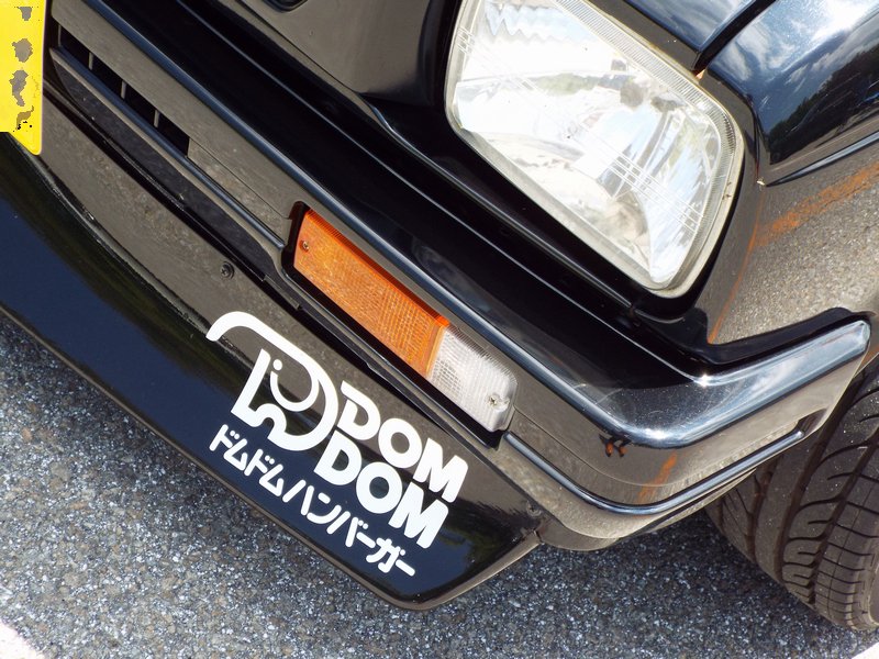 錆穴 車には車関係のステッカー貼りがちだけど F1なんかはタバコだったり航空会社だったり銀行のステッカー貼ってるから あえて車 とは関係ないモノ貼るべきじゃない