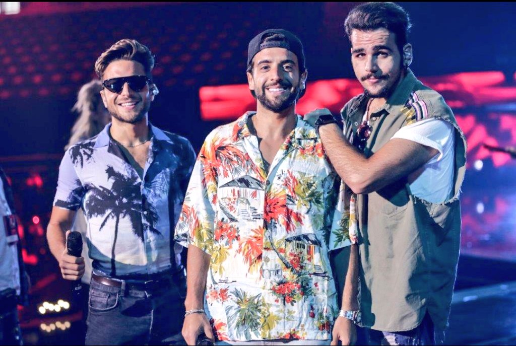 PulsoPOPnews's tweet photo. #Ilvolovers mañana tenemos entrevista con @ilvolo ¿que quieren que le preguntemos a sus chicos favoritos? ❤ We're interviewing #IlVolo tomorrow. Send us your questions! 😍 #NocheSinDia #Ilvolotour2018 #premiosjuventud #pj18 #nuestrageneracion https://t.co/KAYSOUVVFK