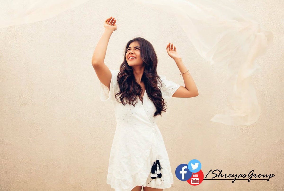 shreyasgroup's tweet photo. Damn pretty❤ @kalyanipriyan #AngelicLook #WhiteOutfit👌 https://t.co/KhMF5QnPAl