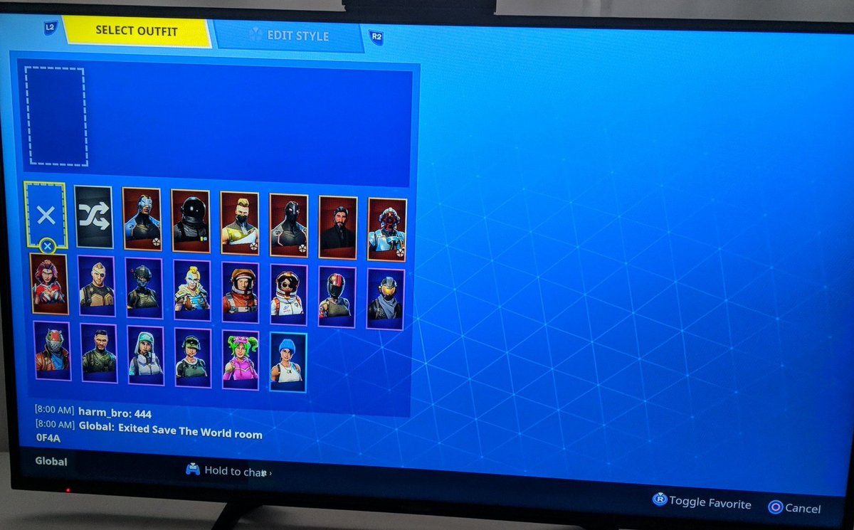 .<a href="/FortniteGame/">FortniteGame</a> the option to remove skins or back bling doesn't work... #broken