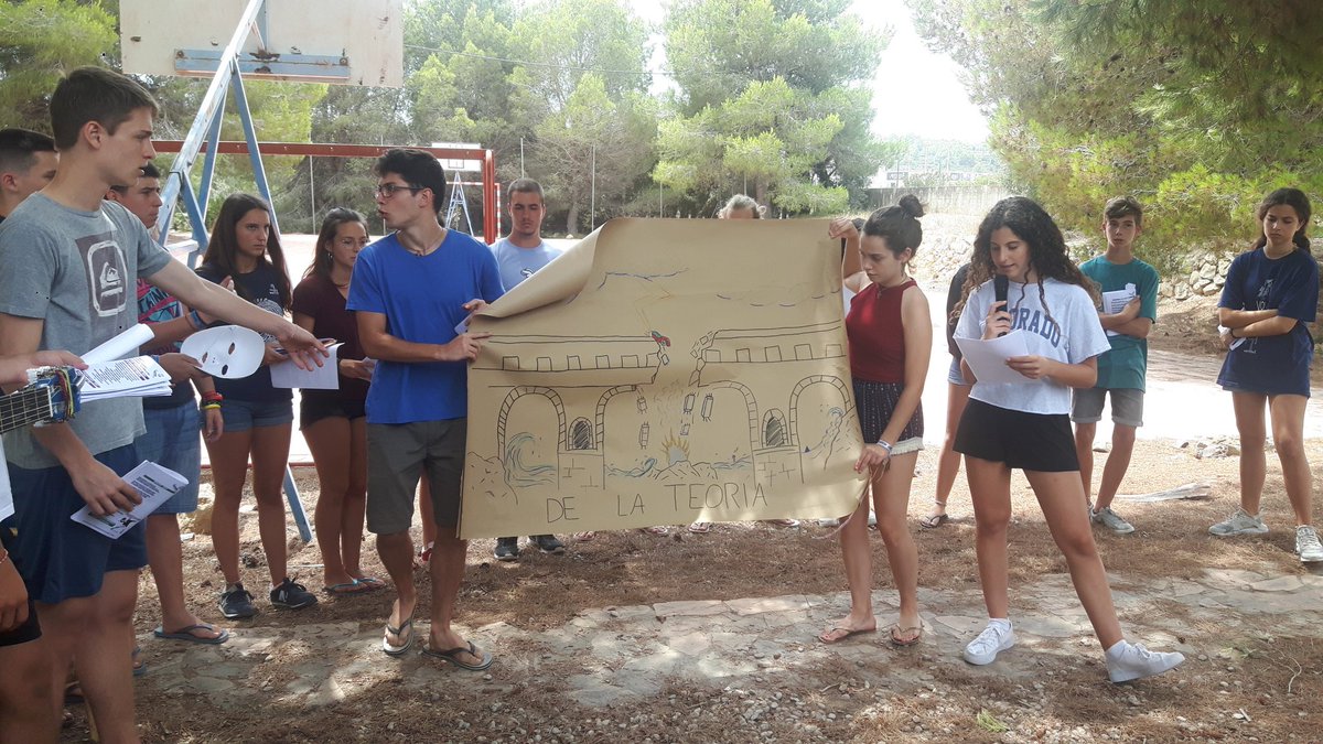 convimarcha's tweet image. Celebrando la Eucaristía en torno a la mesa como Familia Marista, agradeciendo las huellas de Dios en nuestras vidas. 1/4 @GVXAlicante @GVXMurcia @MaristasCt @GVXvalencia @GVXMediterranea