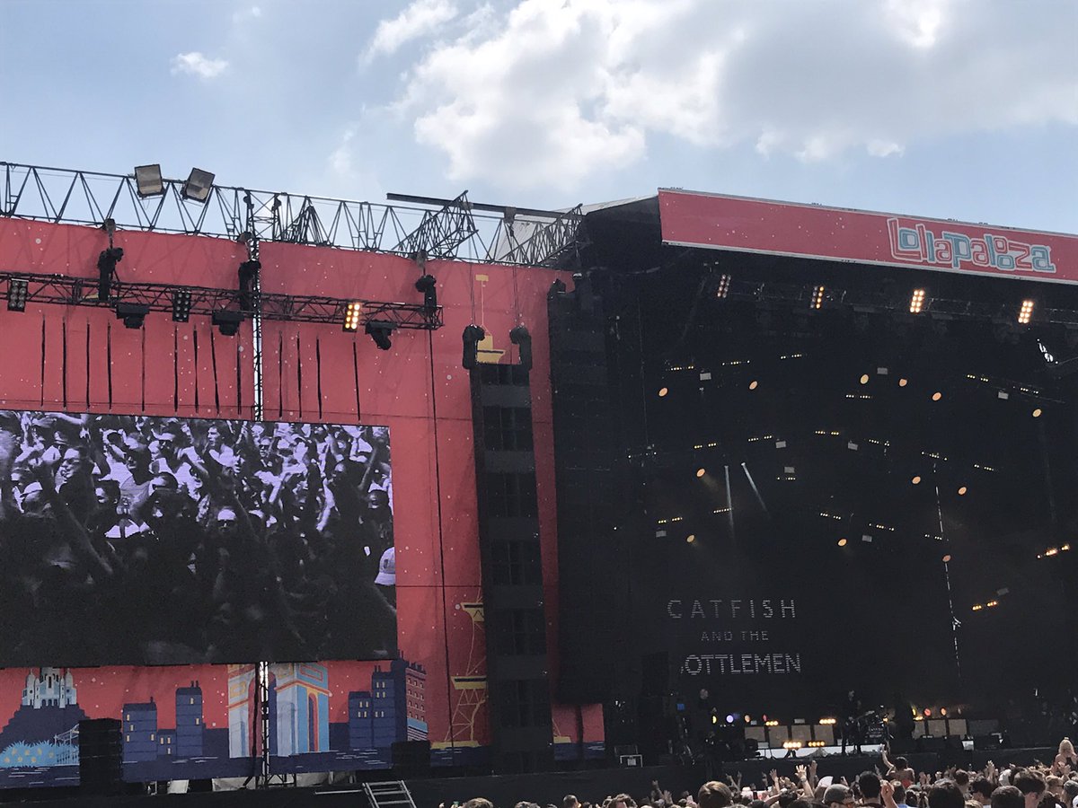 MichaelDHam's tweet photo. Catfish and the Bottlemen rocking #LollaParis ! https://t.co/IEZ3T66hhP