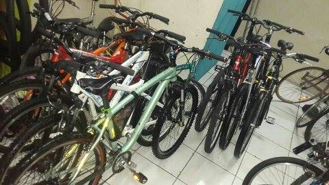 BikeEcuador's tweet photo. Today bicycle rental all day
Take advantage of the Sunday cycle
Reservations in quito bike tour guide recognition of places and parks
Hoy alquiler de bicicletas por el ciclopaseo.
Promociones en rentas.todo el dia.
Reservaciones.. 02 3228806 en el Ejido. https://t.co/3WbL7t7S2r