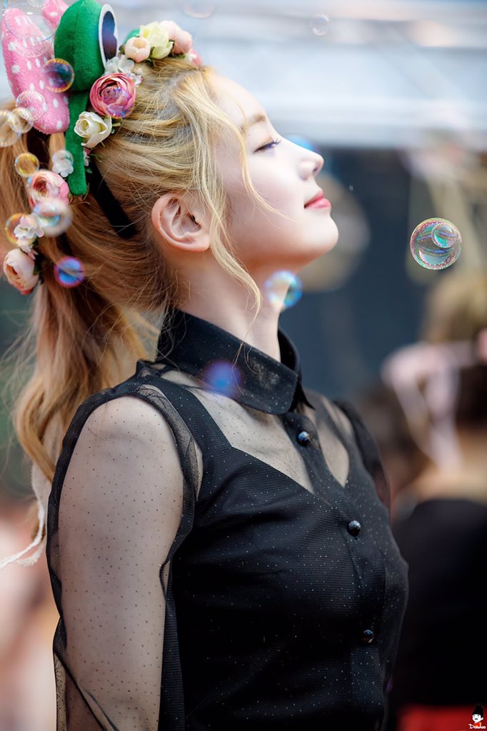 dahyunniepics's tweet photo. 180722 ethereal https://t.co/FQYyDIMQ9j