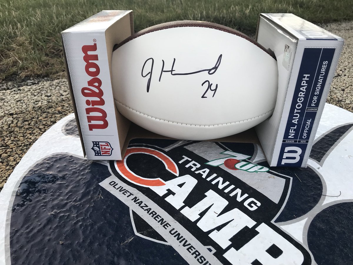 ChicagoBears's tweet photo. Celebrating opening weekend of #BearsCamp with another giveaway!

RT by 2pm CT for a chance to win this @JHowardx24 autographed 🏈.
RULES: https://t.co/9MjMwjmc7e https://t.co/ZnkJUhyCst