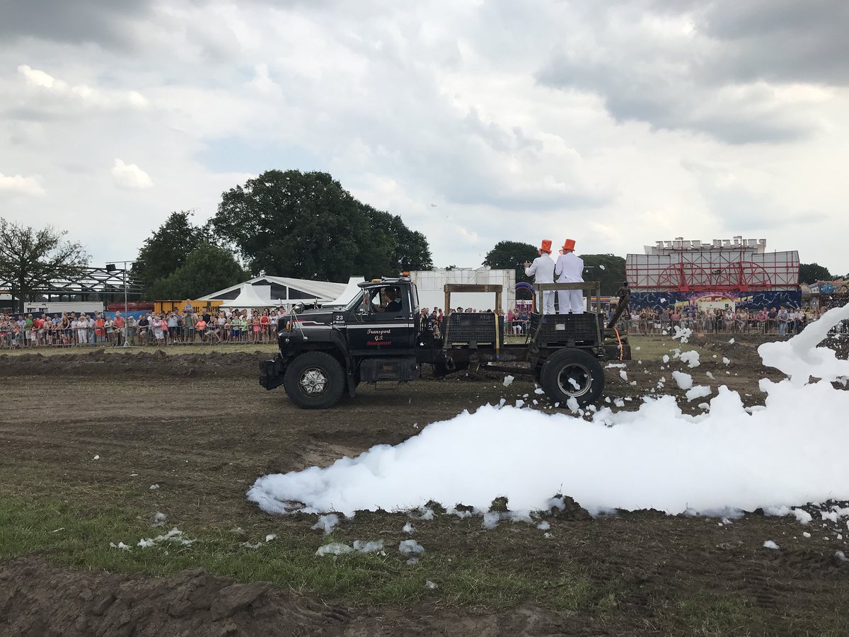 KermixRossum's tweet photo. De Rooje Cross begint! https://t.co/McUdqSolBm