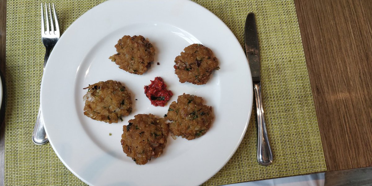 _ShriBala's tweet photo. #northkarnatakaahara
#chefshribala
#welcomhotelbengaluru
#karnatakaatjacaranda
#locallove
#kitchensofindia
https://t.co/LlFZlK1iPN
@ITCHotels
@FoodBloggerAI
@VikhroliCucina https://t.co/d4gmKN5GBU