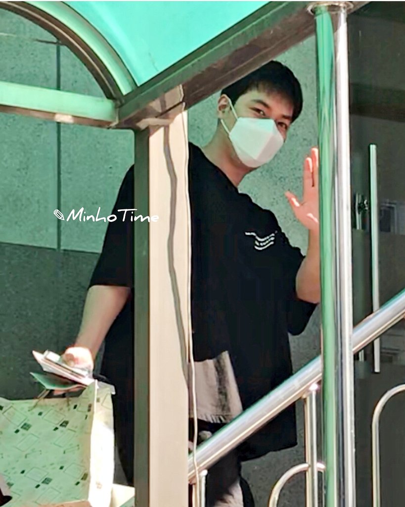 lmhislife's tweet photo. 17072018 #AlwayswithLeeMinHo He has a gentle, beautiful soul. He always knows how to make others feel better around him. He is one of our kings! We love you @ActorLeeMinHo take care and rest well Oppa see you tomorrow π #leeminho #298daystogo https://t.co/X79ccpQejl