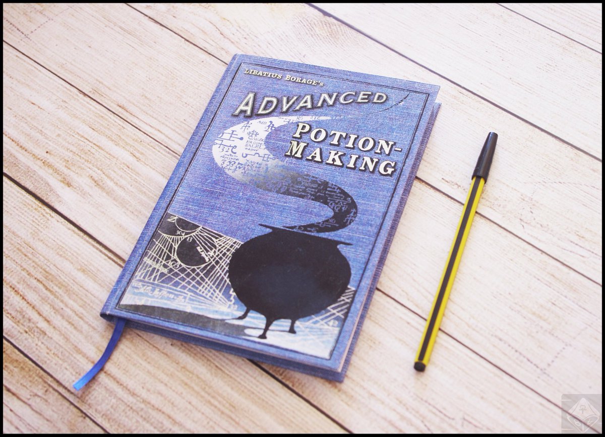 SandroC86's tweet photo. Finally A5!! #blankpages #blankjournal #sketchbook #handmade #handmadecraft #handmadecrafts #handmadeitalia #handmadeitaly #nerdwood42 #A5book #paper #inkjet #bulletjournal  #bookbinding #bookbinder #nerdgasm #harrypotter #potterhead #potterheads #potionmaking https://t.co/qxdhglsyz3