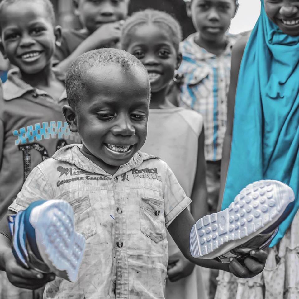 crhopeglobal's tweet photo. Hope is the smile of a satisfied child.
.
.
.
.
.
#CRHopeFoundation #GivingThroughLearning #SmilesOfTomorrow #SeedsOfLight #Charity #Foundation #Africa #Zanzibar #facts #tanzania #socialgood #goodcause #care #philanthropy #love #change #greatcause #volunteering #fundraising https://t.co/wj6yX3HQco