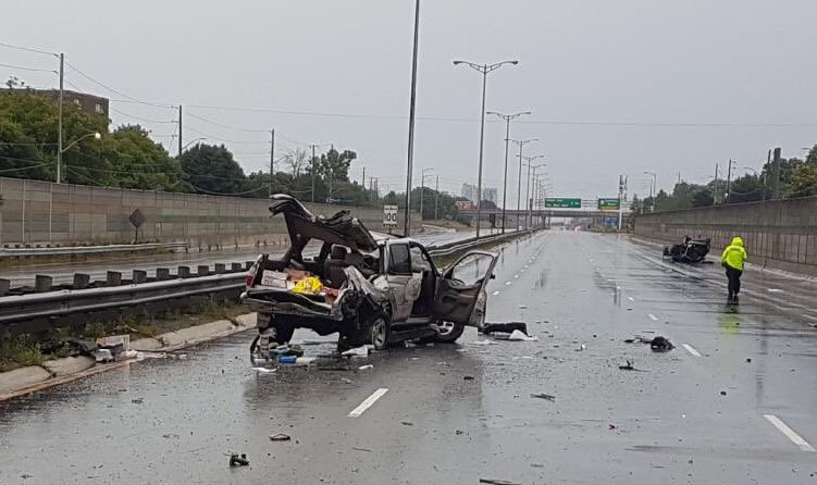 LouieOaktown's tweet photo. BREAKING NEWS: Stay away from the #QEW in #Mississauga as 6 people have been hospitalized in a devastating #crash caused by a suspected impaired driver: https://t.co/NKVnLtQeSv https://t.co/MOP5lC5wGh