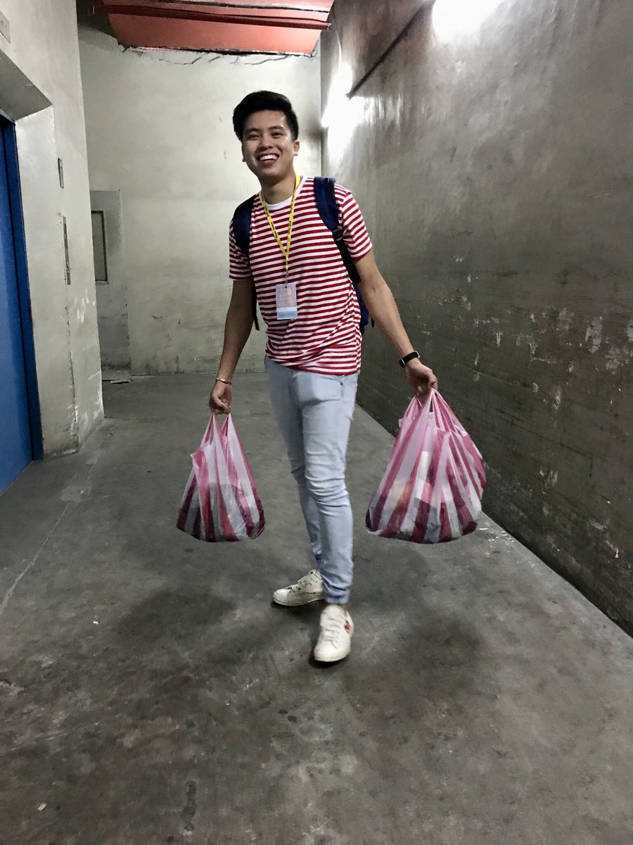 kimpoyfeliciano's tweet photo. Do you ever feel like a plastic bag 😂🎶 HAHHAHAHA :))))) https://t.co/4PTYK0aqXb