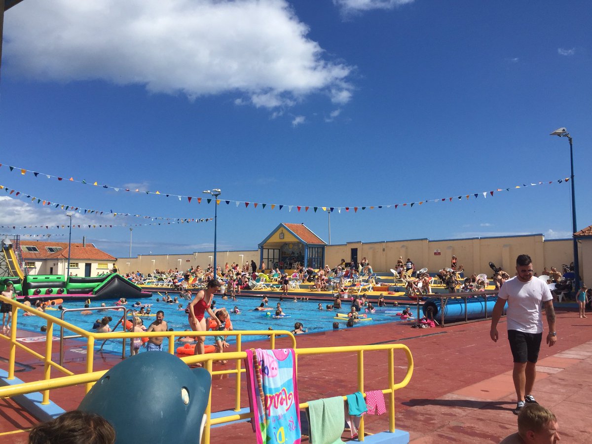 APArachel's tweet photo. No other place to be on a day like today! #Stonehaven #openairpool https://t.co/G2LyB1rabz