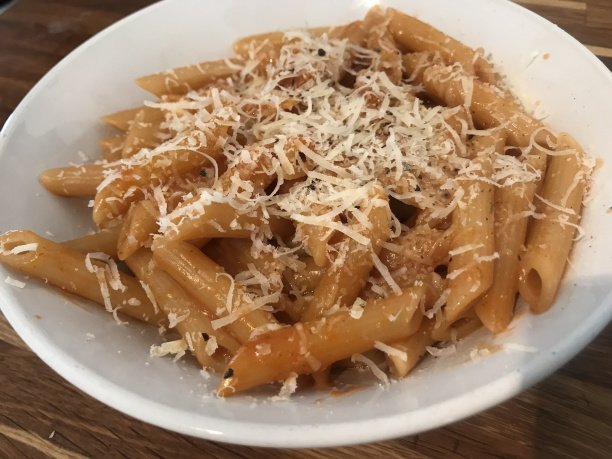 cookingPHead's tweet photo. Foul Or Fusion: Pasta alla Sriracha https://t.co/4wN7PYGDUy