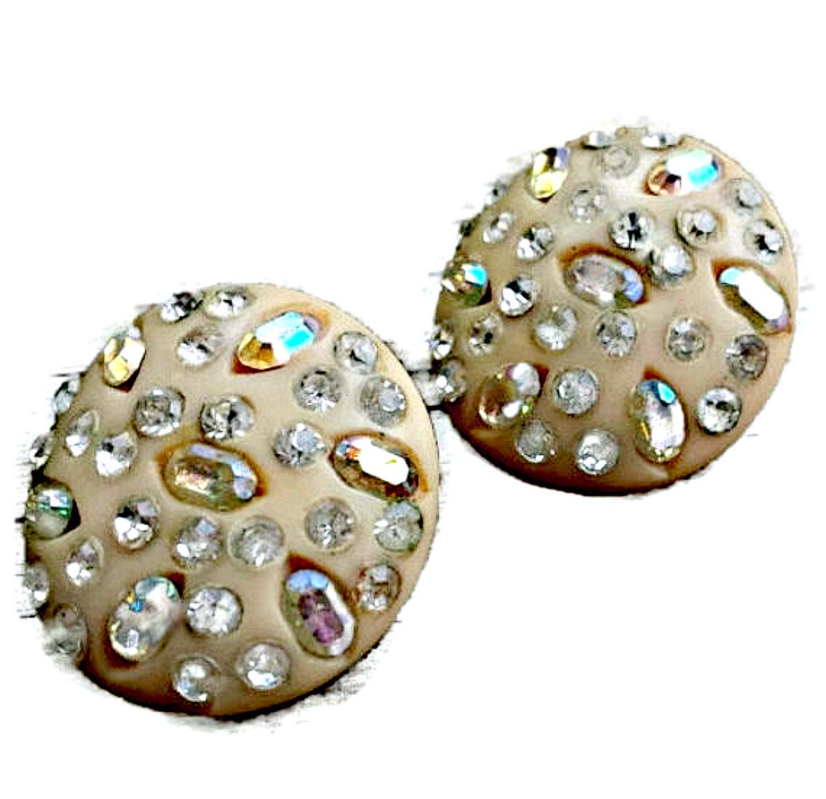 eevintage's tweet photo. https://t.co/PoTHtXUWh5 #Weiss #RoundandOval #AB #RhinestoneEarrings #IvoryColor #Celluloid #ClipOn #Signed #vintage #jewelry #designerjewelry #collectiblejewelry #GotVintage https://t.co/W6O9igZdQr