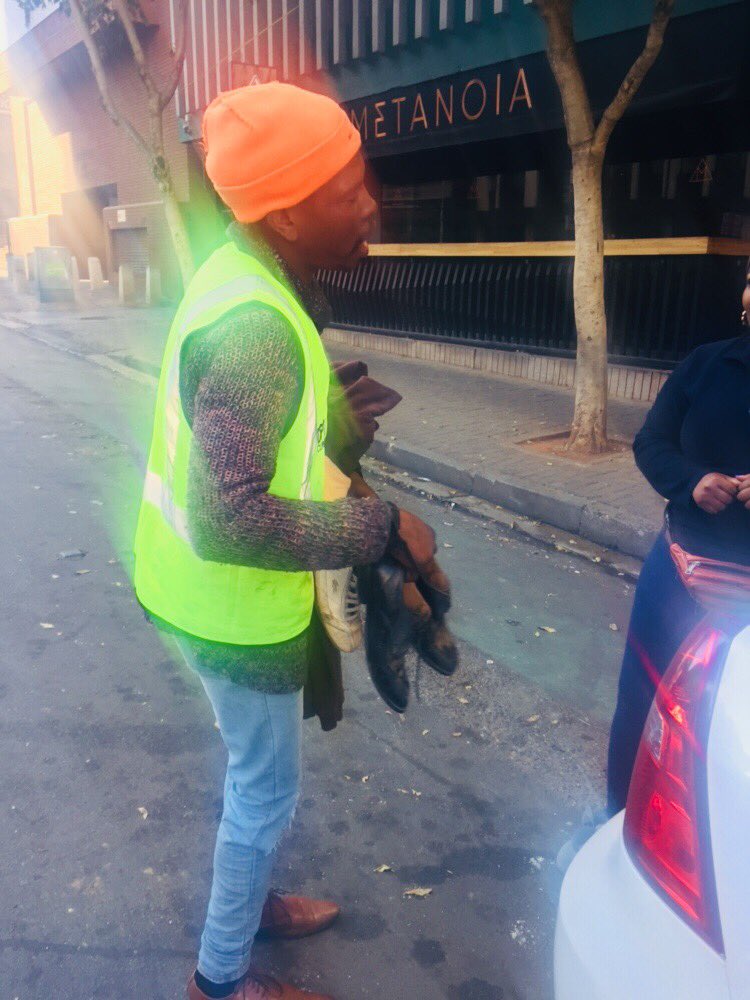 AirscapeF's tweet photo. Monde got two pairs of shoes and two jackets.🙏🏾 your donations are much appreciated. ❤️😊 https://t.co/8INg8ojbCt