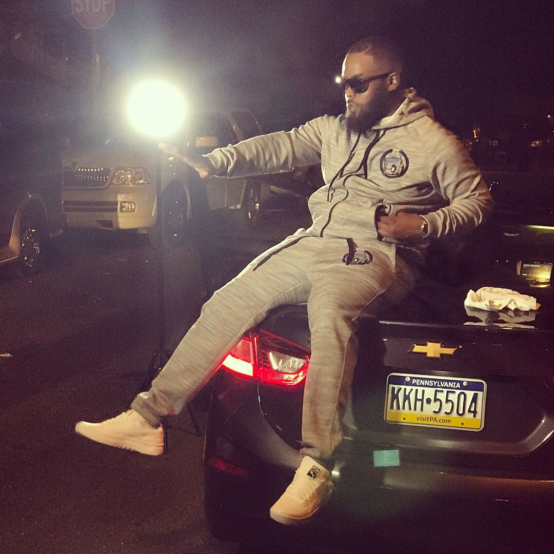 NickleNation's tweet photo. #NickelNation 🖐🏾🦍 #GMB 💰WeAround♻️ Loyalty is a Lifestyle‼️ FamilyTies💉💉 #Philly #TaborRd #MOB #LivingLengends 💯♨️ https://t.co/nS7HLJmqiZ
