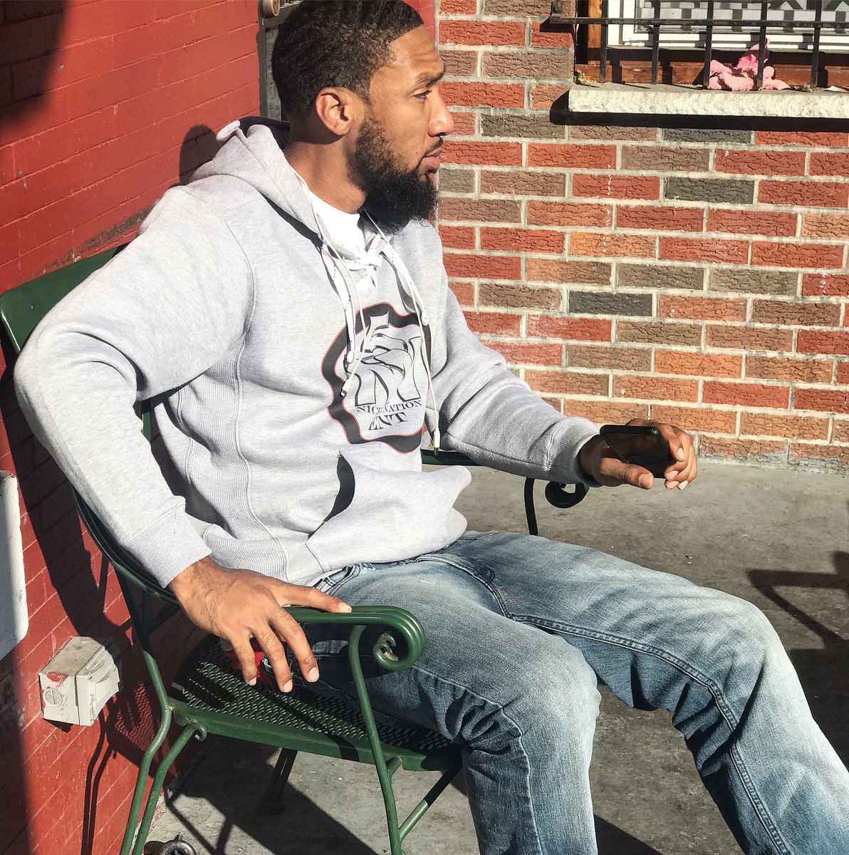 NickleNation's tweet photo. #NickelNation 🖐🏾🦍 #GMB 💰WeAround♻️ Loyalty is a Lifestyle‼️ FamilyTies💉💉 #Philly #TaborRd #MOB #LivingLengends 💯♨️ https://t.co/nS7HLJmqiZ