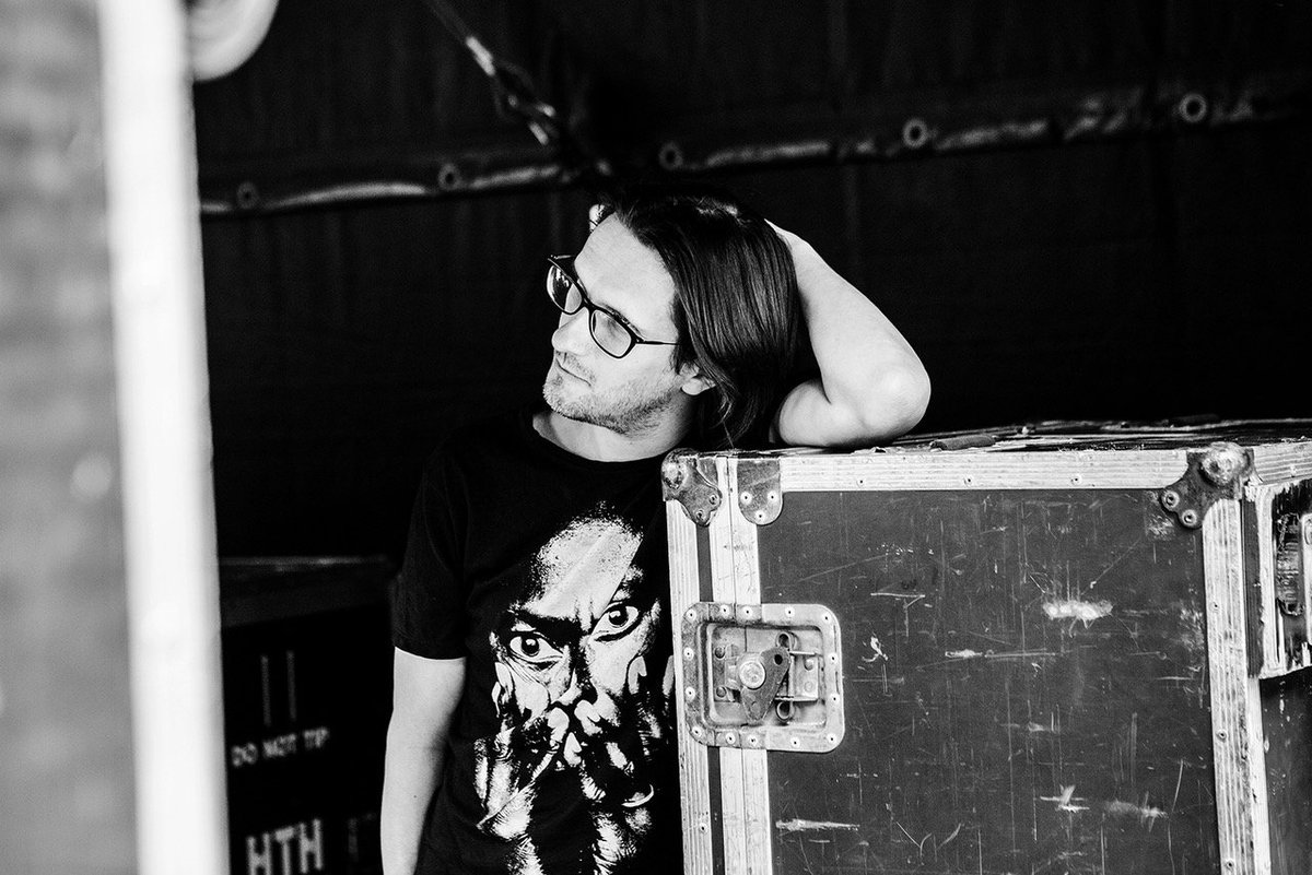 StevenWilsonHQ's tweet photo. 📸 Hajo Müller captured some special moments before and during @KUNSTRASEN_BONN last week. See more photos here: https://t.co/LZtc5gydYW #stevenwilson #tothebonetour https://t.co/j3fxCh0kt1