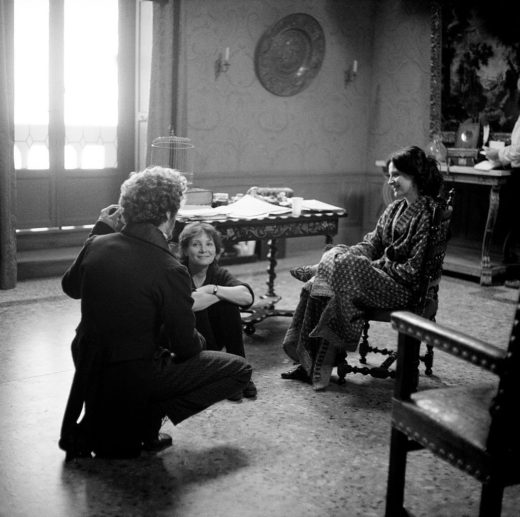Juliette Binoche The Art Of Being On Twitter Juliette Binoche And Benoit Magimel In Diane Kurys S Les Enfants Du Siecle Photographed By Marion Stalens Venice September 1998 Https T Co 9orxhatztj Juliettebinoche Binoche Labinoche Icon